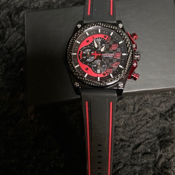 Men’s watch very stylish. - Picture 2 of 5